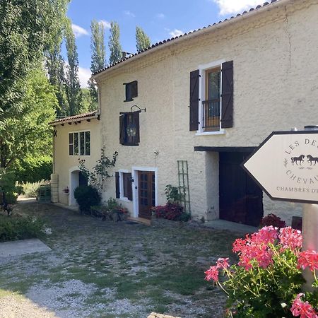 Les Deux Chevaux Chambres D'Hotes Rouvenac Екстериор снимка